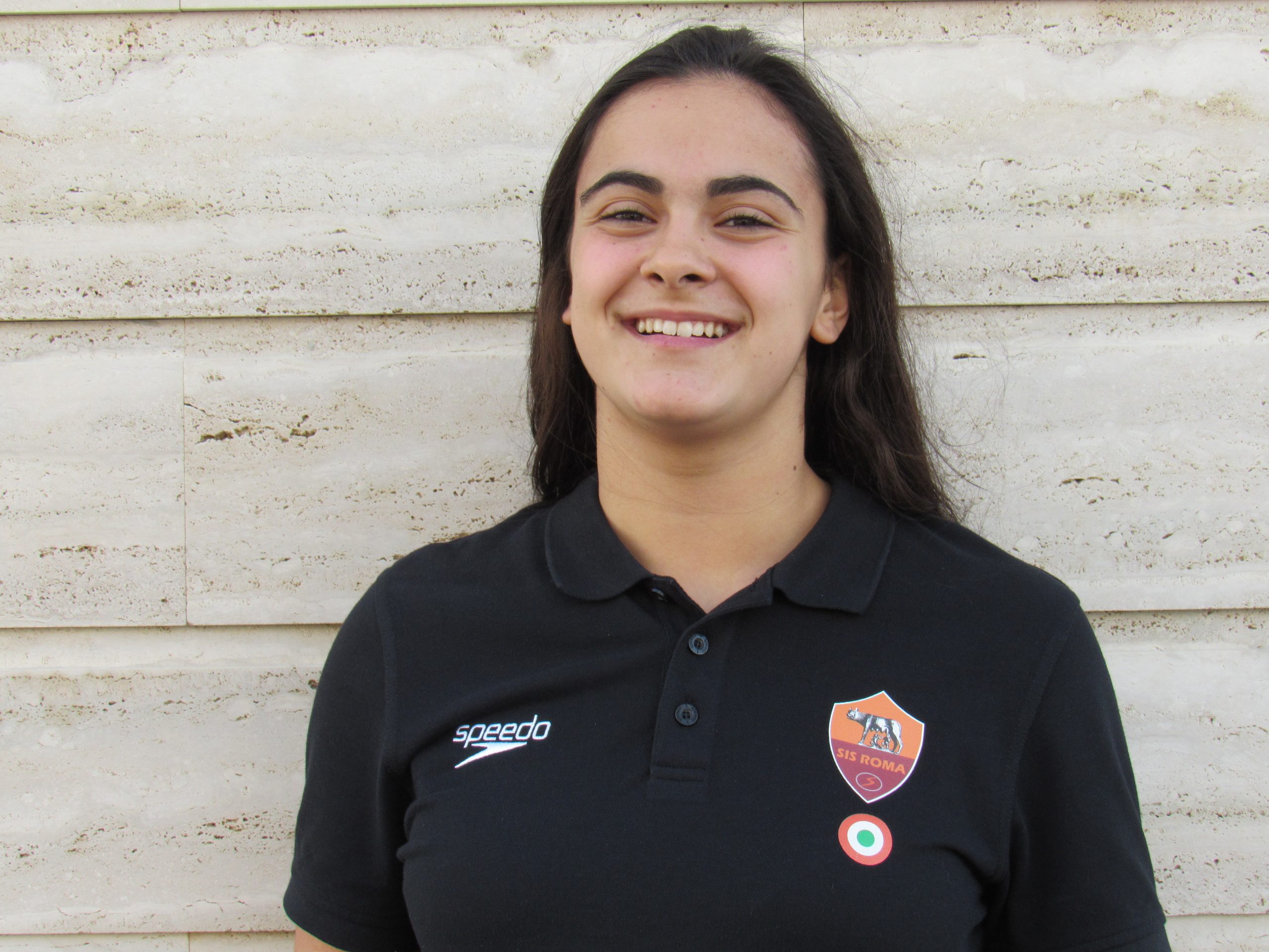 Ritratto di Alessia Iannarelli con la divisa della SIS Roma