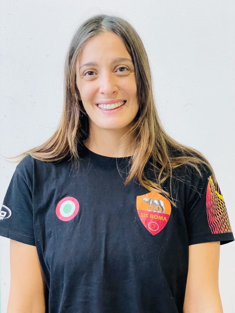 Ritratto di Chiara Tabani con la divisa della SIS Roma
