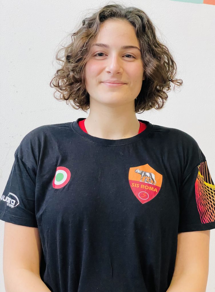 Ritratto di Giorgia Galbani con la divisa della SIS Roma