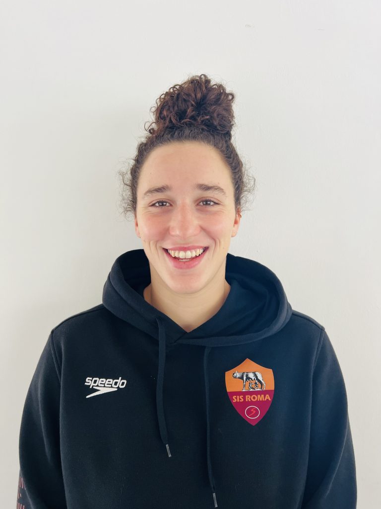 Ritratto di Caterina Banchelli con la divisa della SIS Roma