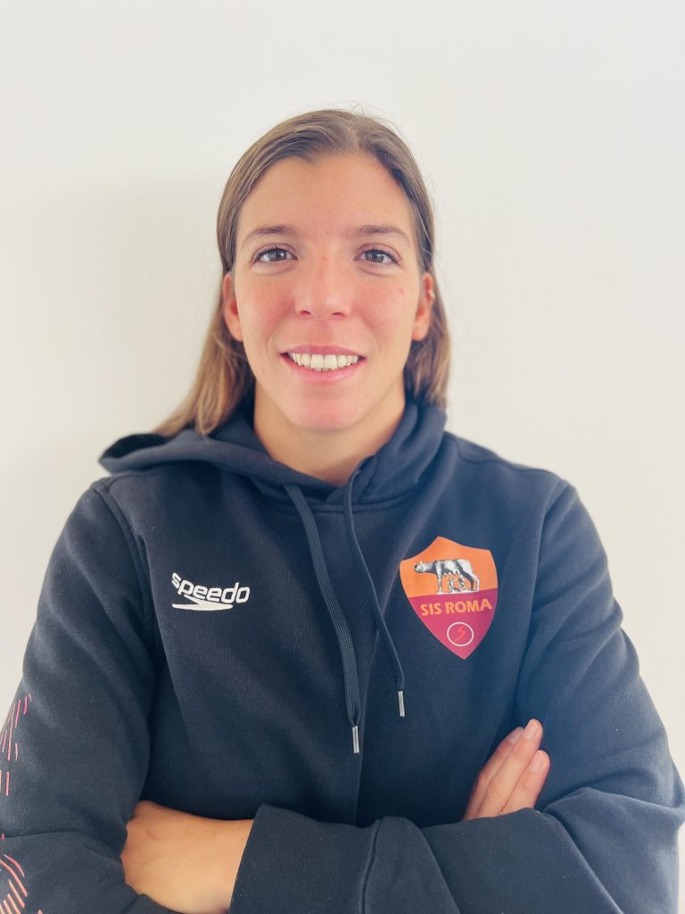 Ritratto di Chiara Ranalli con la divisa della SIS Roma