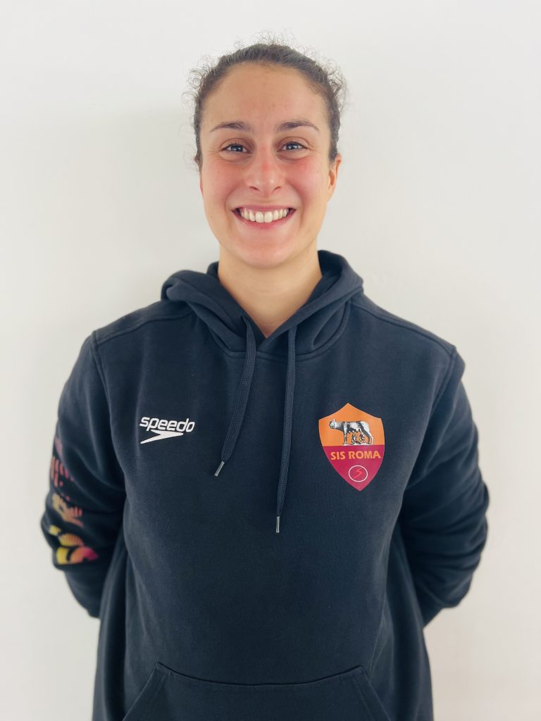 Ritratto di Domitilla Picozzi con la divisa della SIS Roma