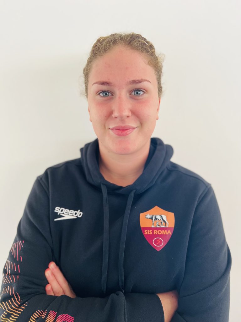 Ritratto di Lavinia Papi con la divisa della SIS Roma