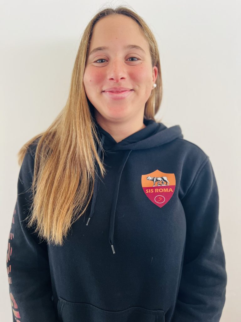 Ritratto di Marta Misiti con la divisa della SIS Roma
